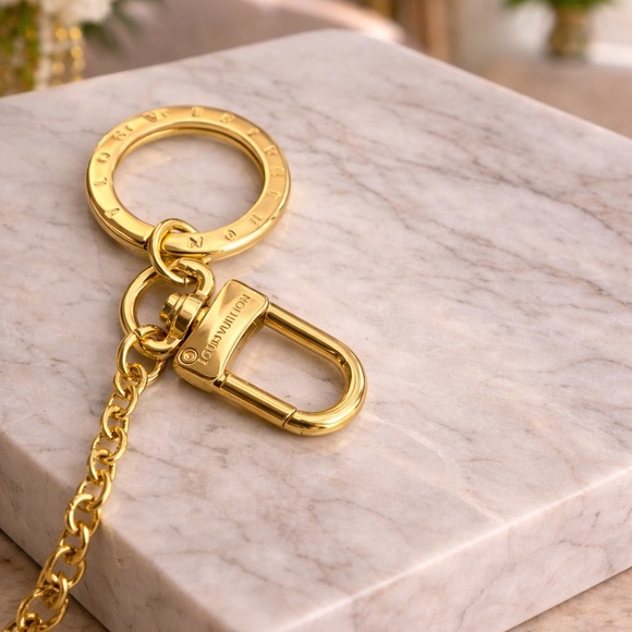 LV Gold Heart Key Holder/Bag Charm - Picture 3 of 3